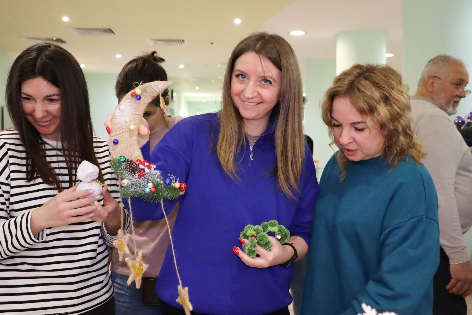 вертикалки, ивантеевка, благотворительная ярмарка, дети, поделки, новый год, благотворительая акция,