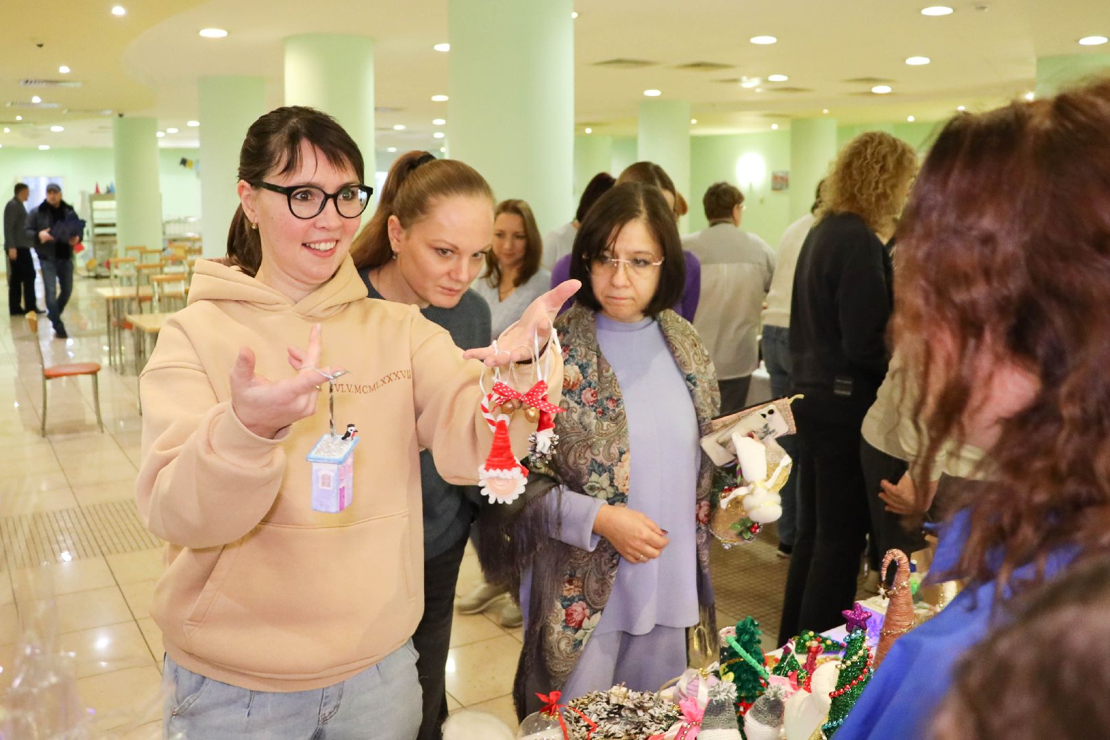 вертикалки, ивантеевка, благотворительная ярмарка, дети, поделки, новый год, благотворительая акция,