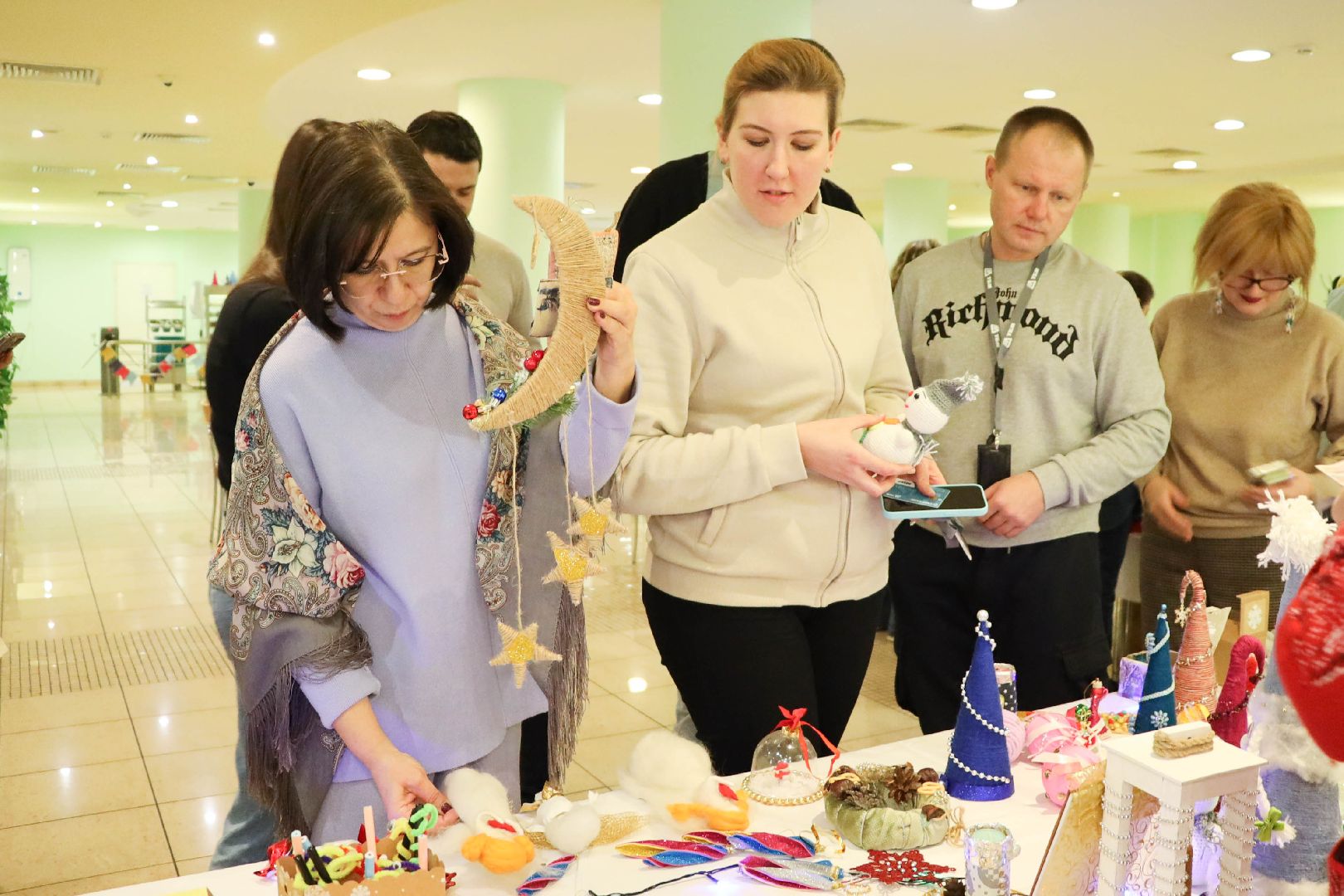 вертикалки, ивантеевка, благотворительная ярмарка, дети, поделки, новый год, благотворительая акция,