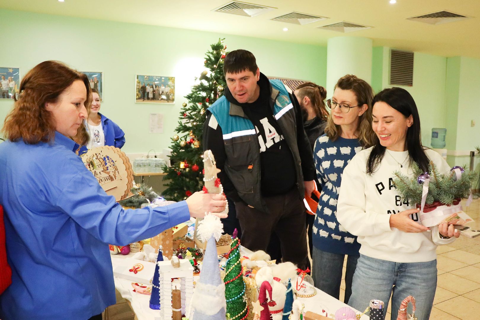 вертикалки, ивантеевка, благотворительная ярмарка, дети, поделки, новый год, благотворительая акция,