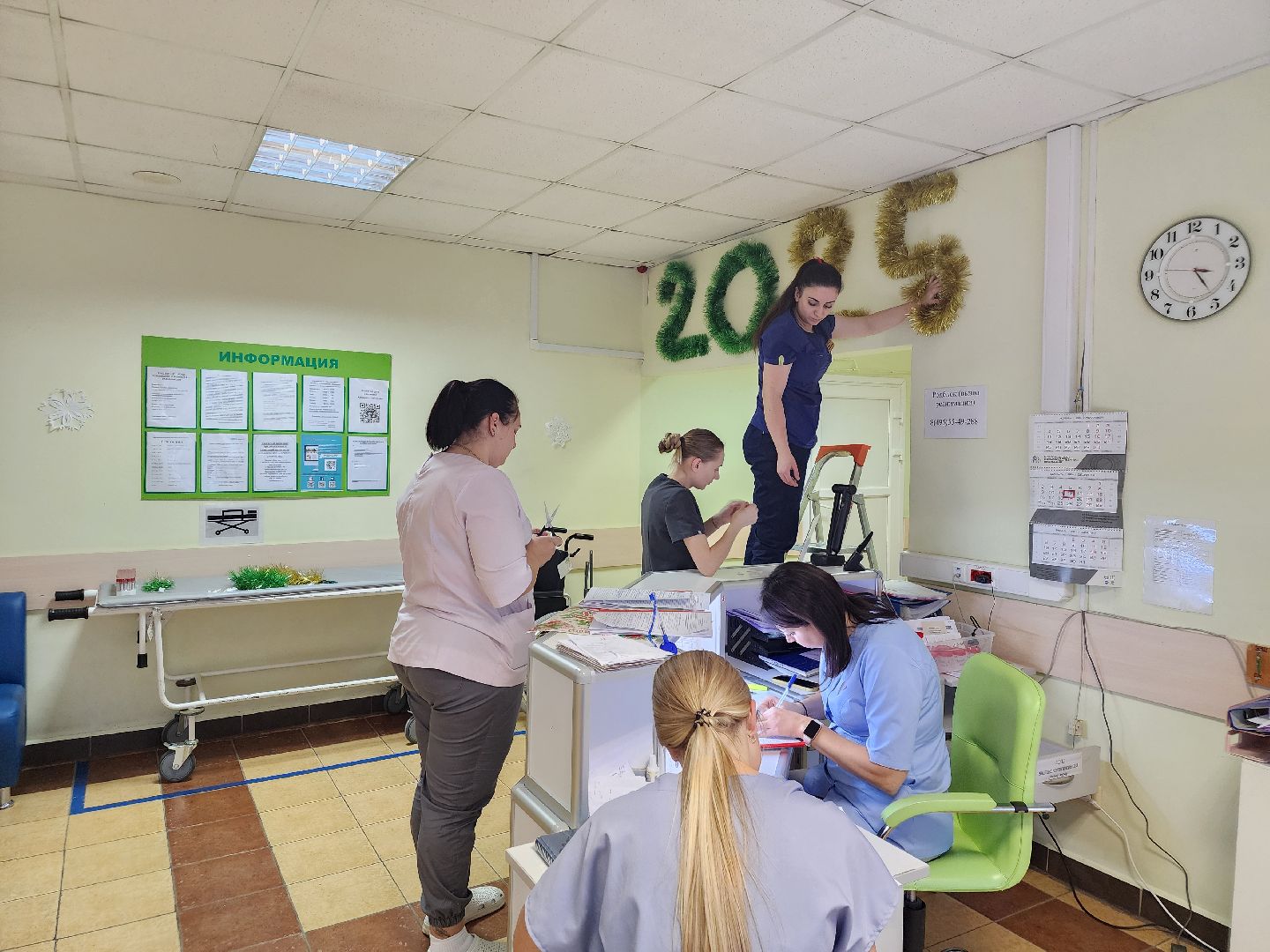 новый год, родильный дом, украшения, медсестры,