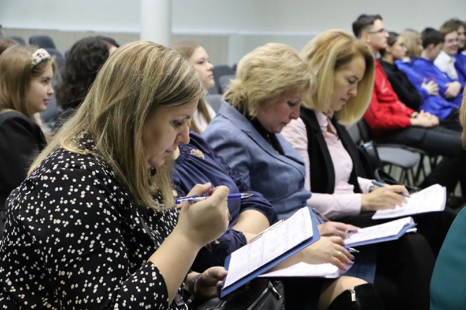 вертикалки, Молодежный Парламент, Серебряные Пруды, СОШ Чуйкова, Правовой экзамен, День Конституции РФ,