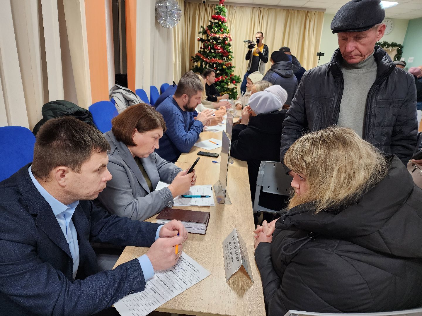 Чехов, выездная администрация, встреча с жителями, обращения граждан, деревня Ходаево, поселок Столбовая, энергоснабжение, отключение электричества, перепады напряжения, Россети, программа модернизации электросетей,