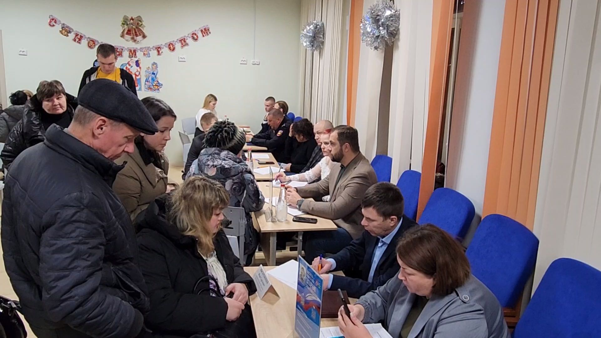 Чехов, выездная администрация, встреча с жителями, обращения граждан, деревня Ходаево, поселок Столбовая, энергоснабжение, отключение электричества, перепады напряжения, Россети, программа модернизации электросетей,