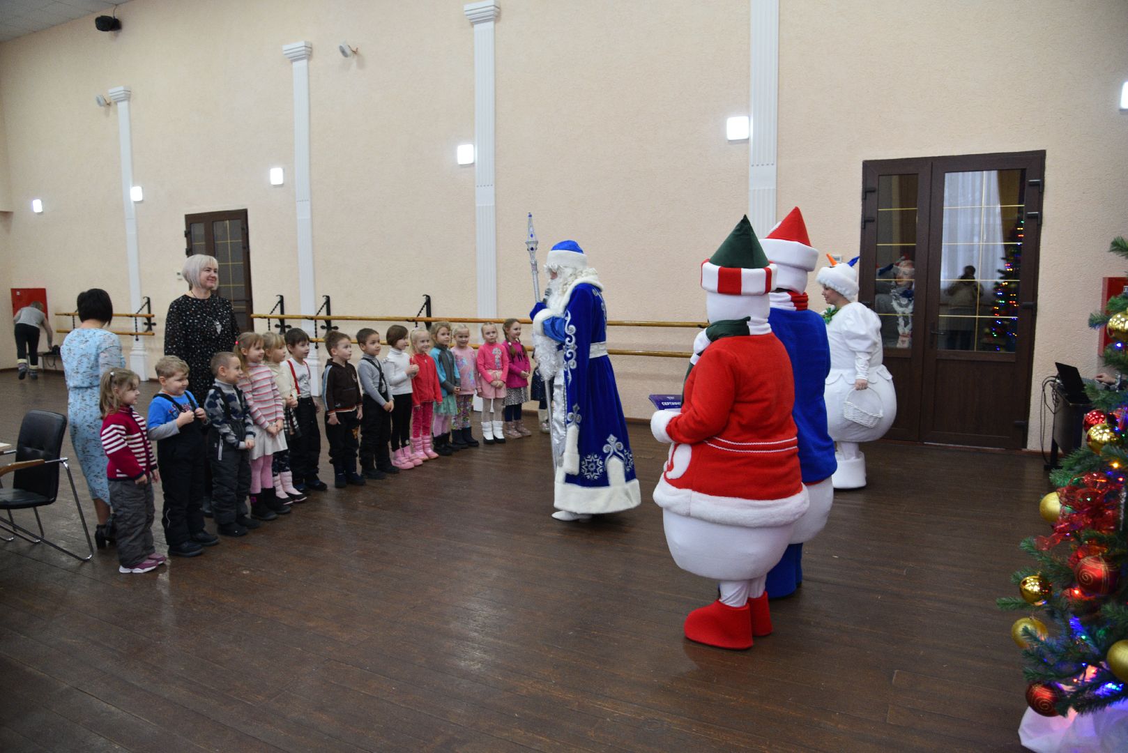 лотошино, лотошинский цдк, дед мороз, дети, новый год, праздник,