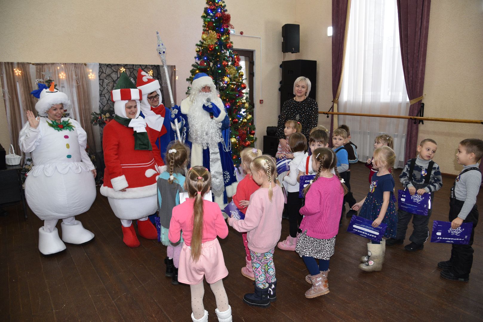 лотошино, лотошинский цдк, дед мороз, дети, новый год, праздник,