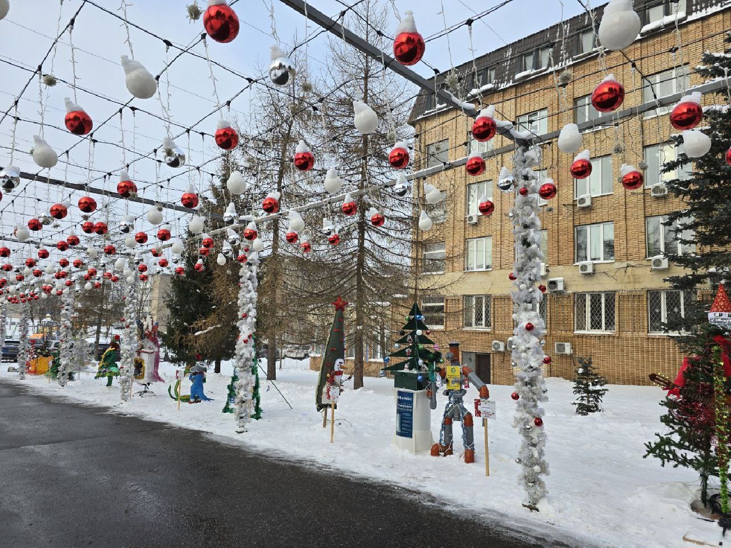 можайск, можайский городской округ, подмосковье, фестиваль креативных елок, креативные елки, новый год, праздник, жители, общество, вертикалки,