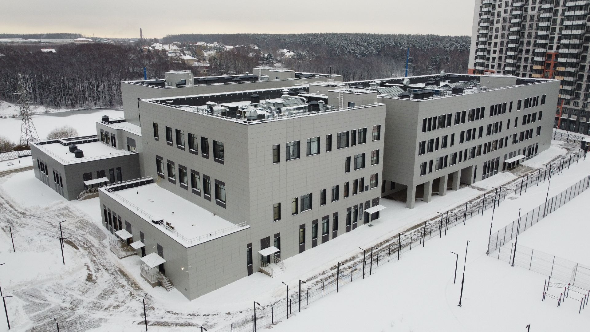 видео с коптера, школа, строительство,