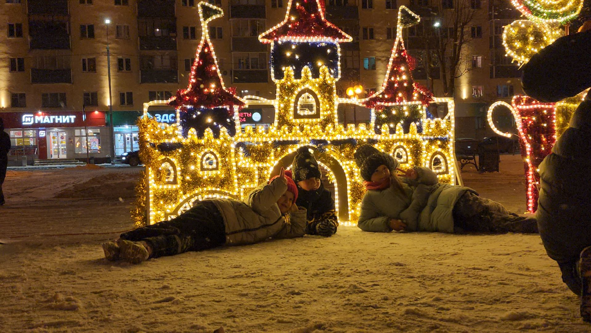 серпухов, новый год, новогодняя елка, площадь владимира храброго, дед мороз, вертикалки,