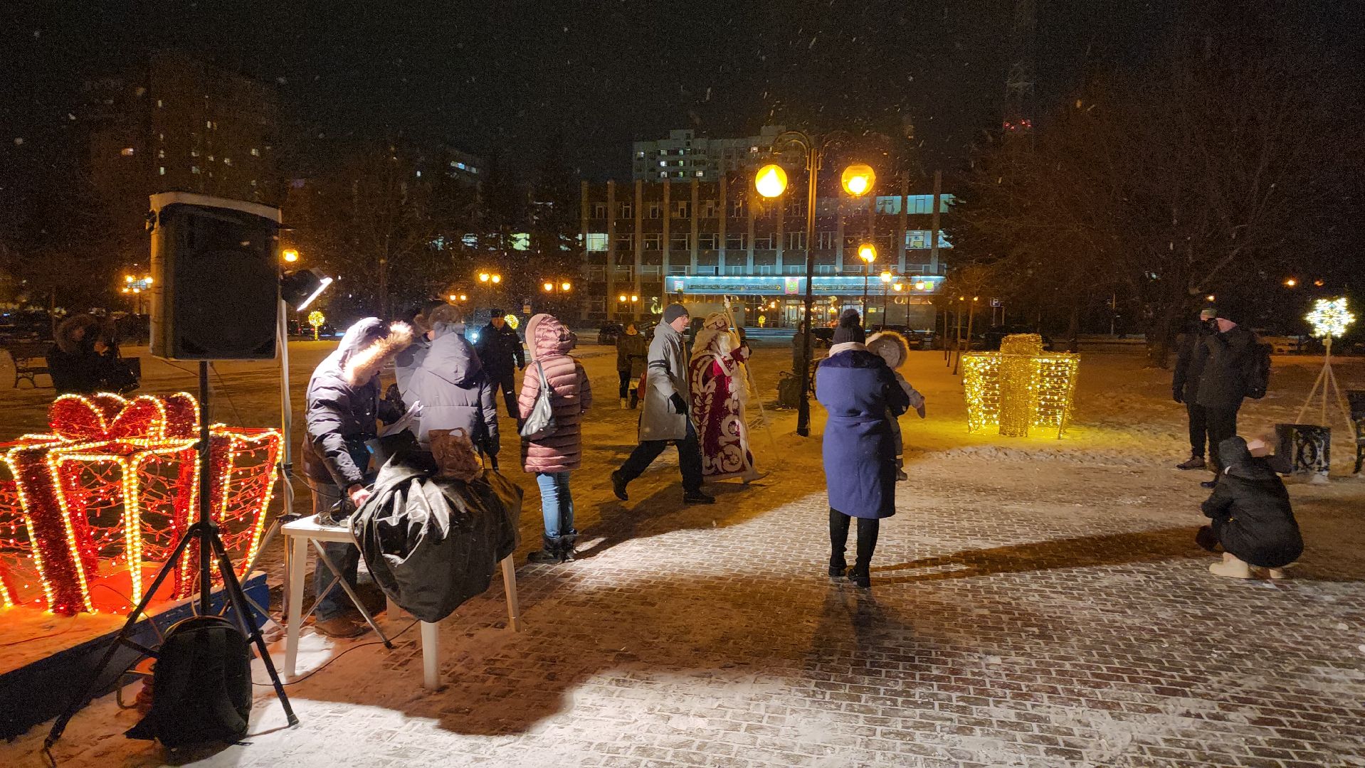 серпухов, новый год, новогодняя елка, площадь владимира храброго, дед мороз, вертикалки,