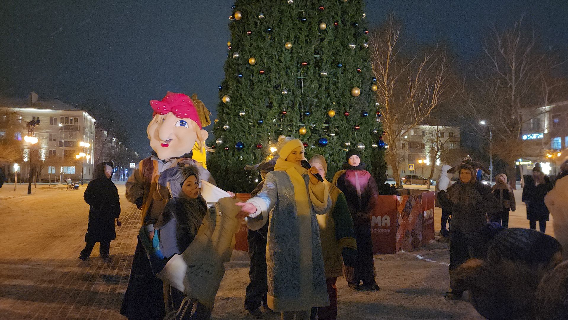 серпухов, новый год, новогодняя елка, площадь владимира храброго, дед мороз, вертикалки,