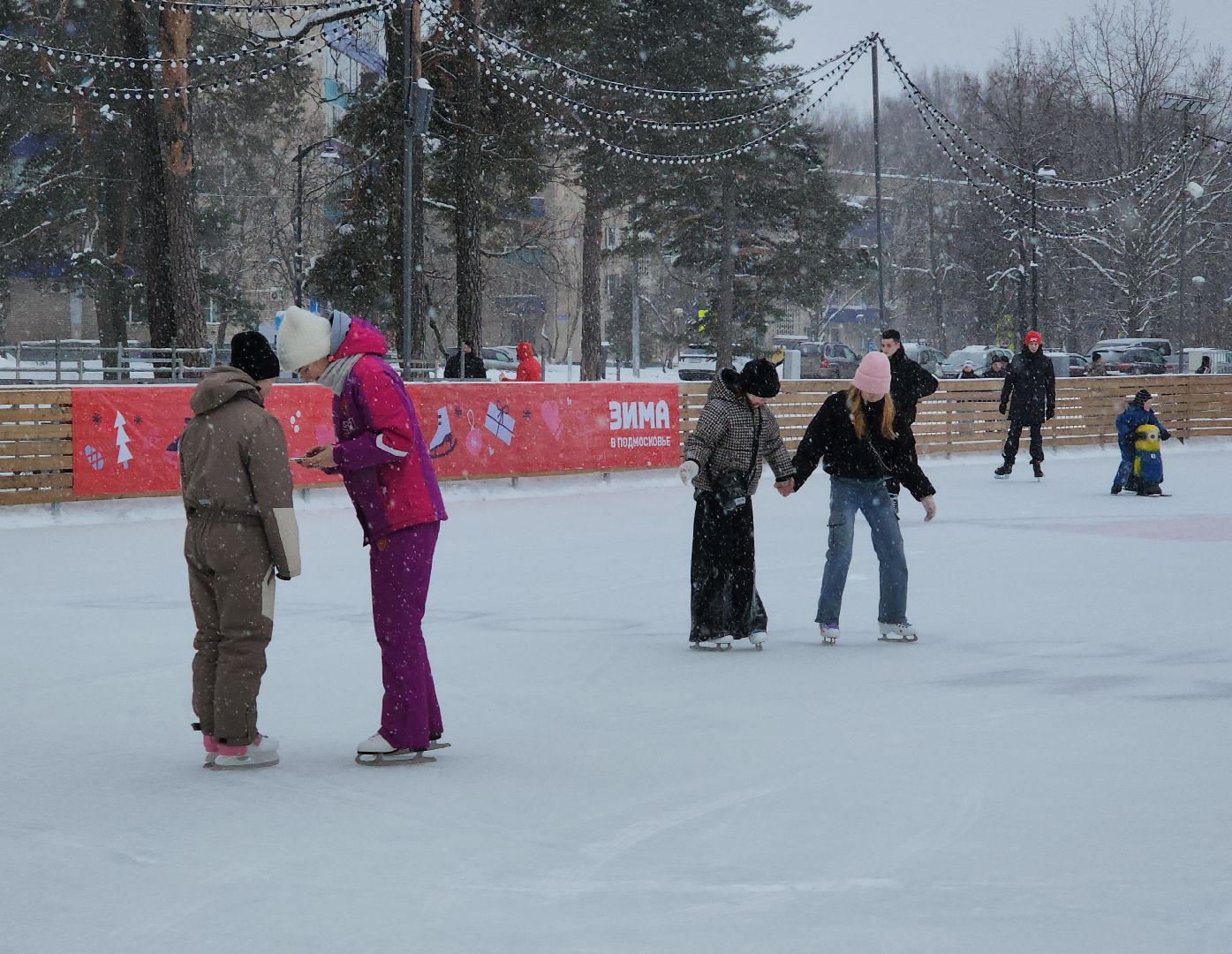 Дубна, Каток, Катание на коньках, Зима в Подмосковье, вертикалки,