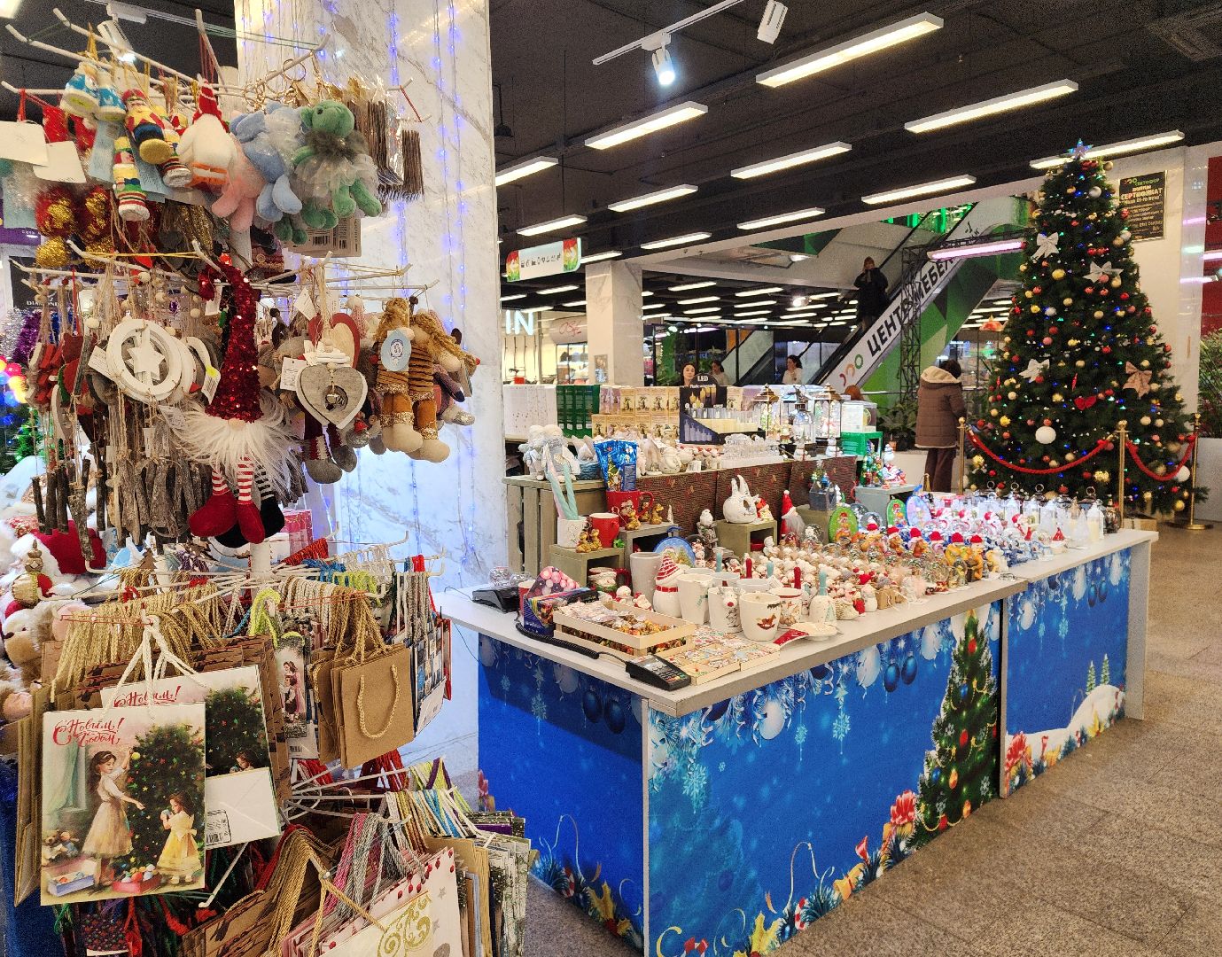 новый год, символ года, змея, новогодние украшения, праздничное настроение, ярмарка, вертикалки,