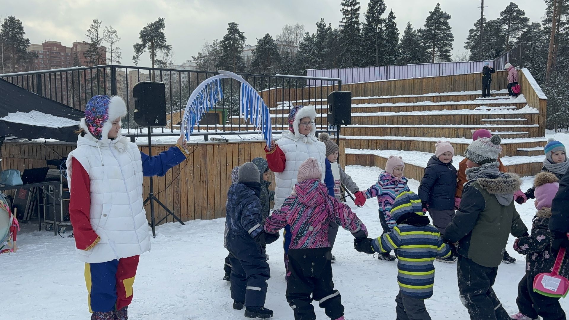 интерактивная игра, дети, танцы, танцы в парке,