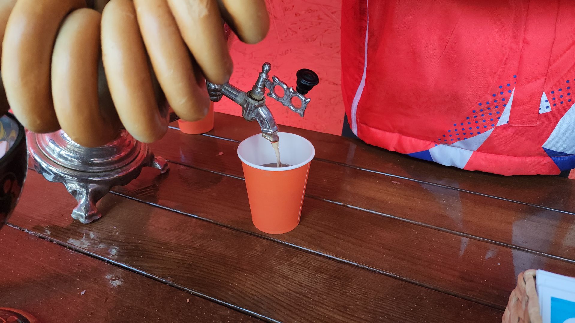 парк, парк пехорка, чай, самовар, самоварная станция, волонтер, волонтеры, волонтеры подмосковья, вертикалки,