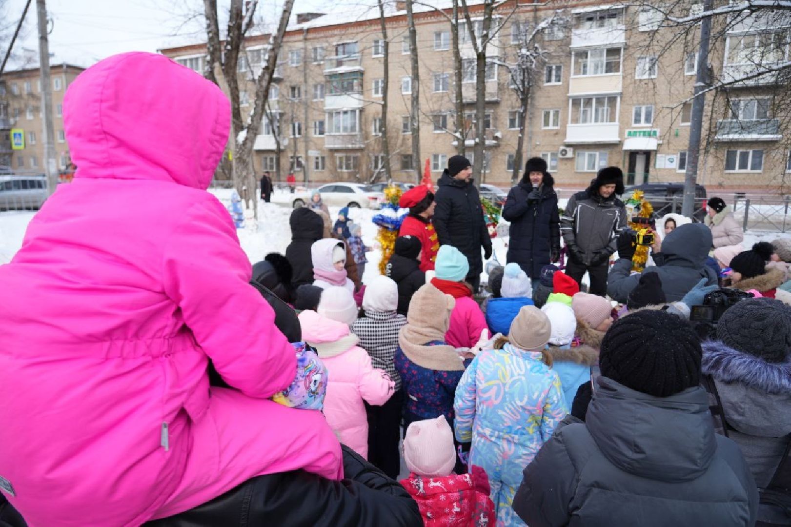 Новый год, Зажжение огней на елке, Зима в Подмосковье, Сергиев Посад, Сергиево-Посадский городской округ, Праздник, вертикалки,