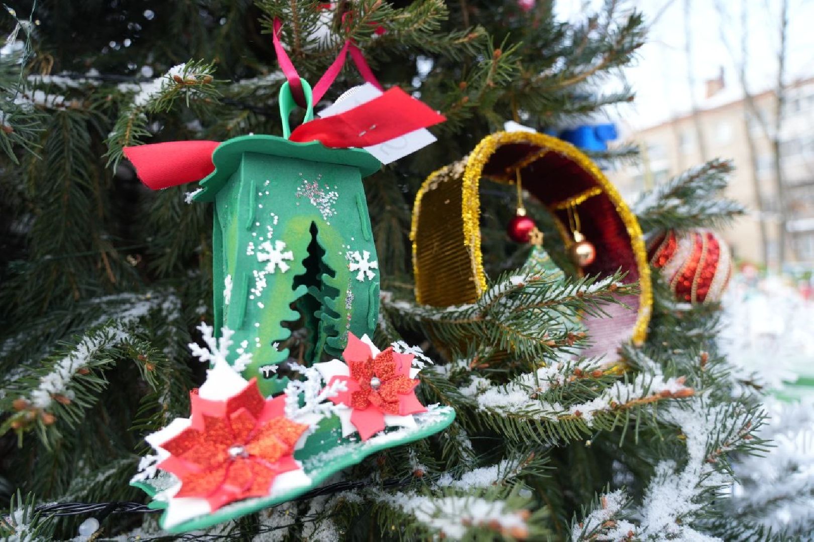 Зима в Подмосковье, Новый год, Зажжение огней на елке, Сергиев Посад, Сергиево-Посадский городской округ, вертикалки,