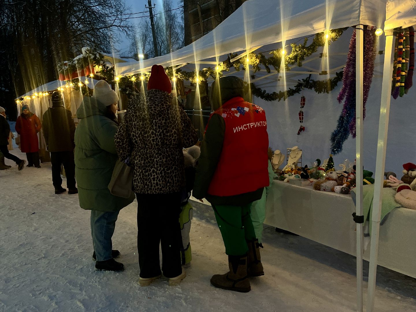 вертикальное видео, наро-фоминск, парки подмосковья, парки баранки, парк наро-фоминска, новогодняя ярмарка,