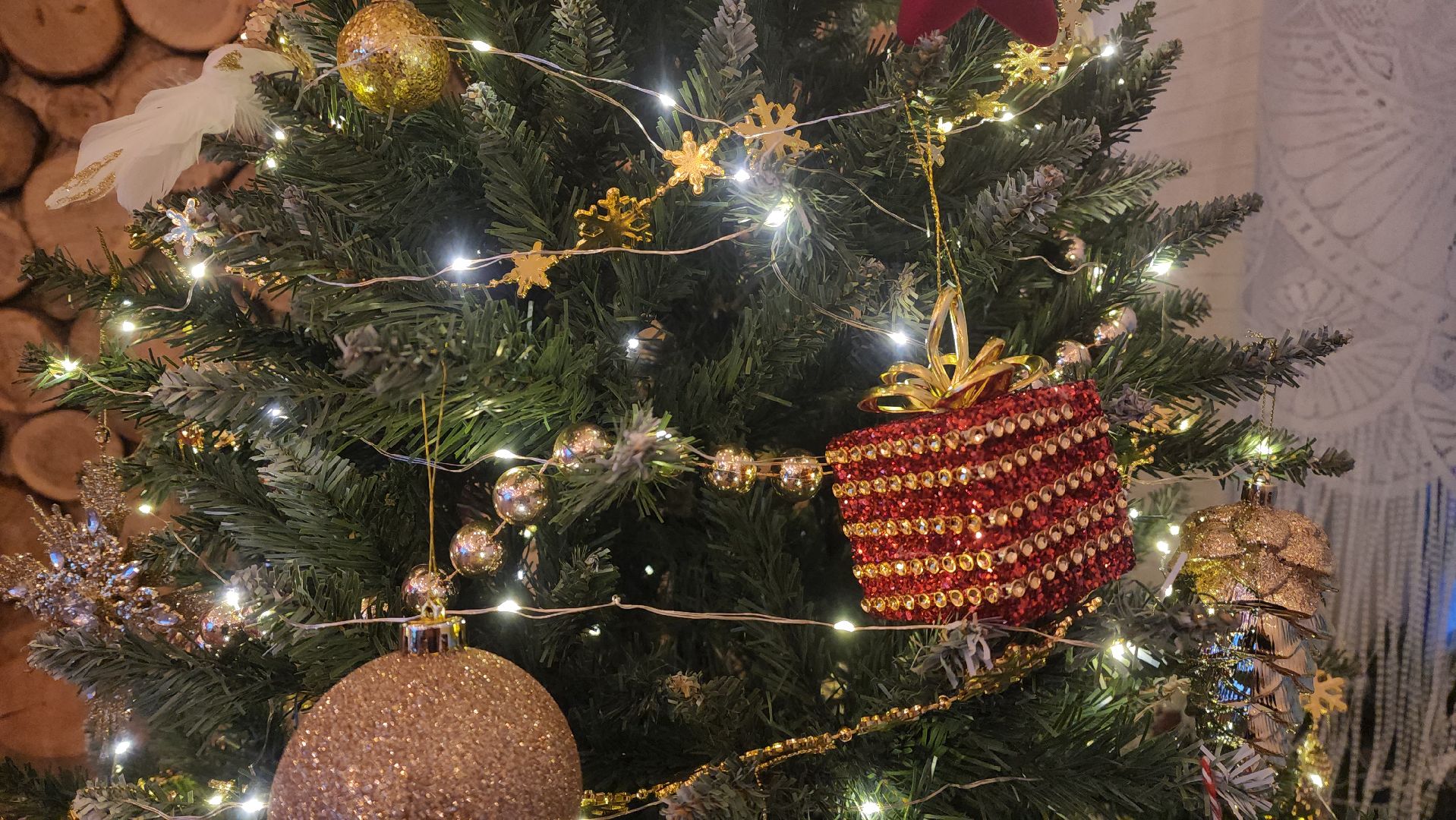 резиденция деда мороза, парки красногорска, зима в подмосковье,