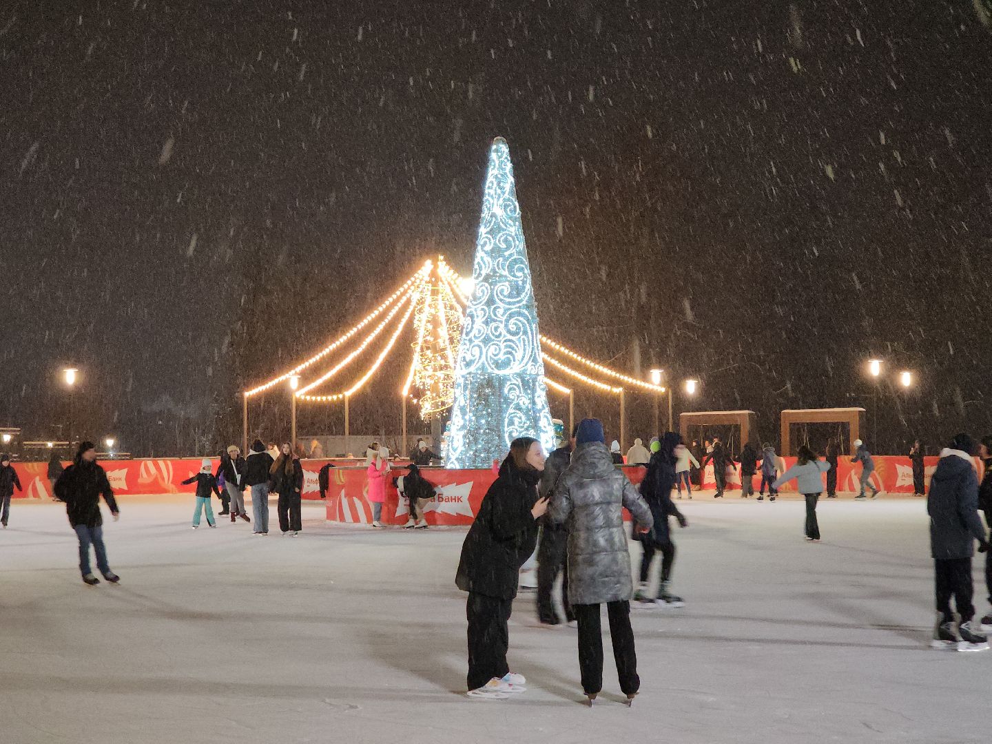 подольск, парк имени талалихина, новогоднее украшение, зима в подмосковье, вертикалка,