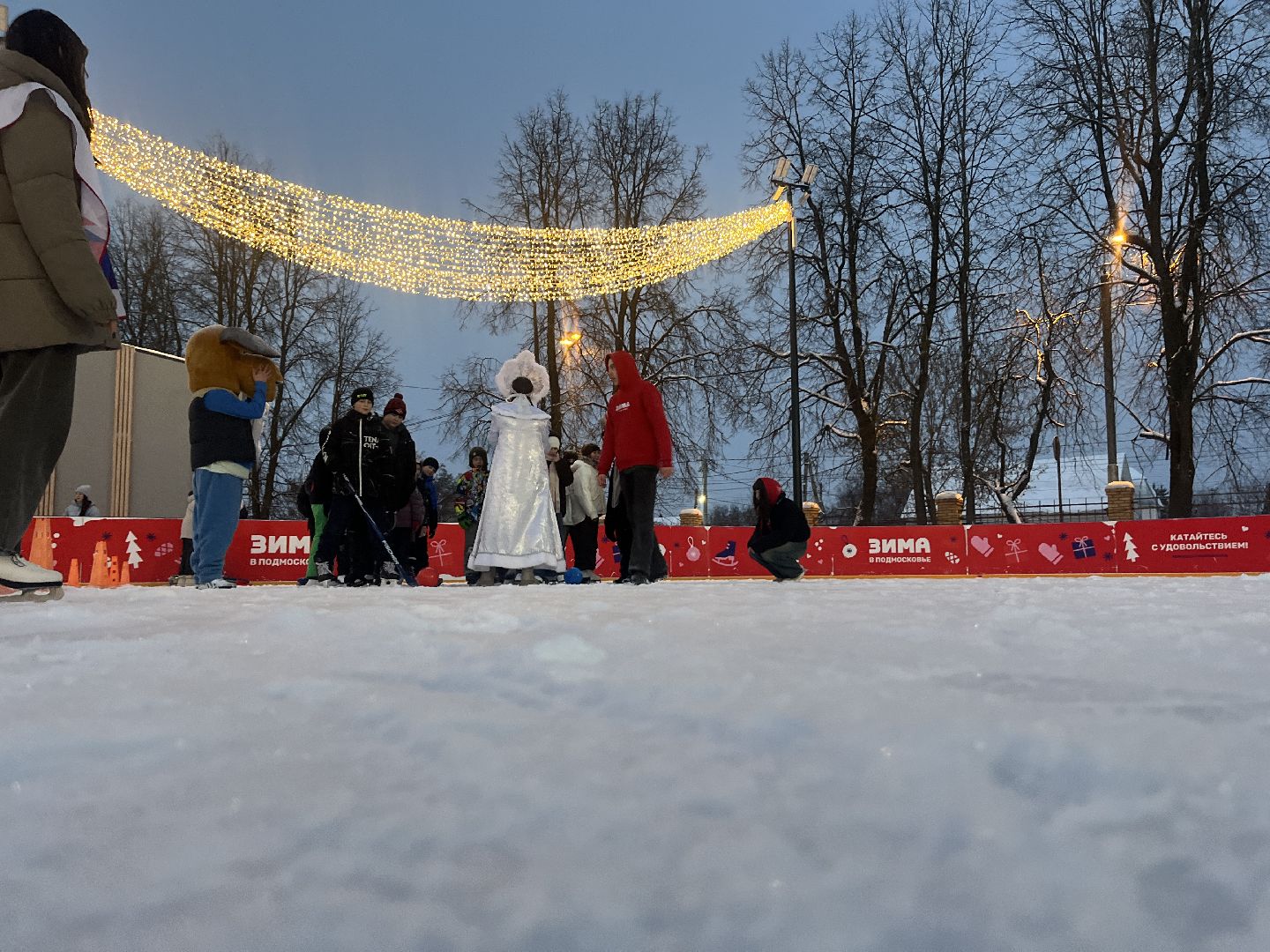 вертикальное видео, наро-фоминск, каток в наро-фоминске, парк наро-фоминска, зима в подмосковье,
