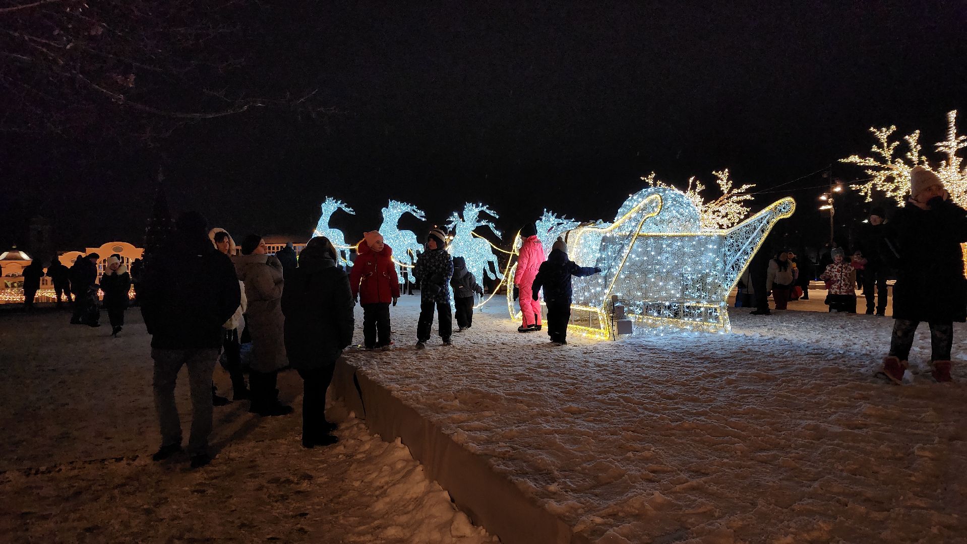 украшение города, новогодняя иллюминация, Фонтанная площадь, Ногинск, Богородский городской округ, вертикалки