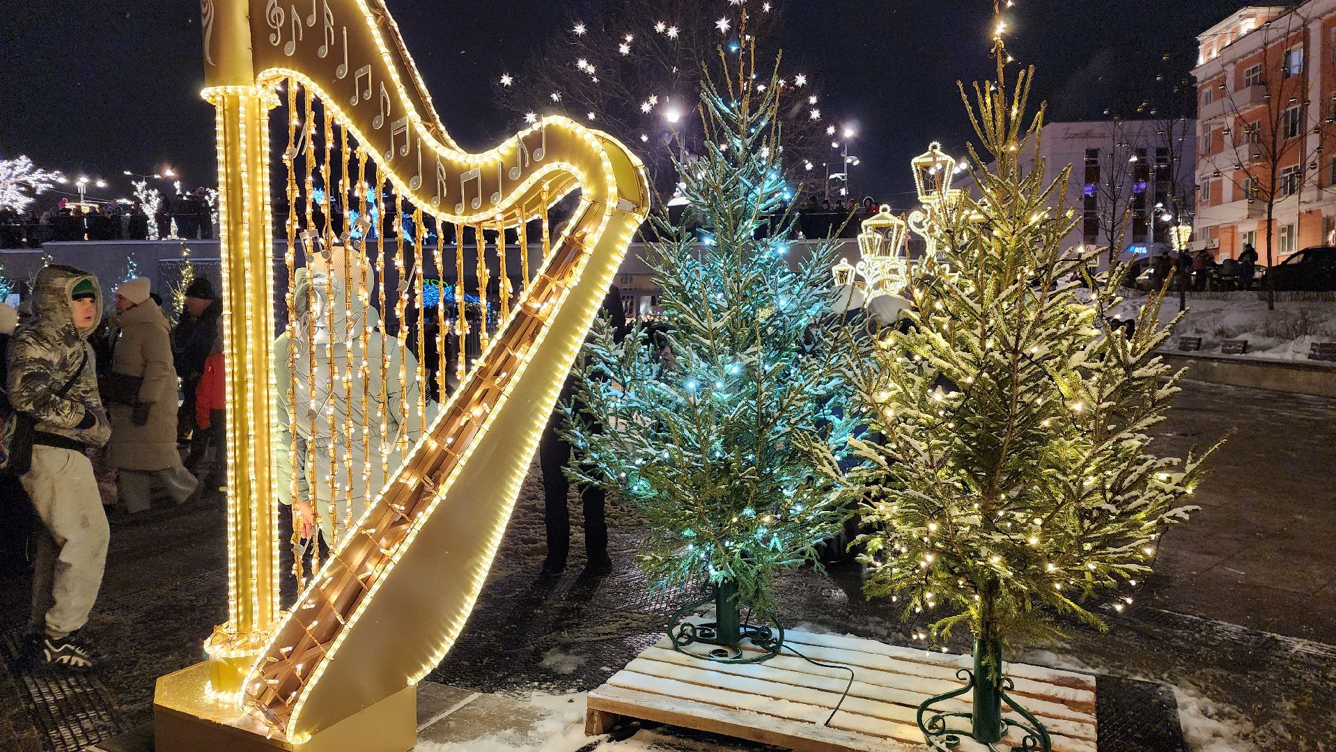 украшение города, новогодняя иллюминация, Фонтанная площадь, Ногинск, Богородский городской округ, вертикалки