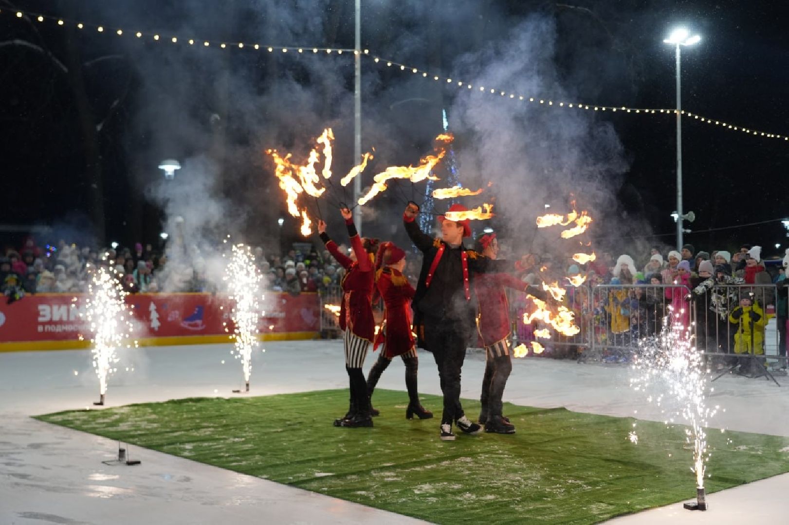 Зима в Подмосковье, Зима в парках, Парки МО, Сергиев Посад, Каток, Губернатор МО, Каток с искусственным льдом, Сергиево-Посадский городской округ, Скитские пруды, вертикалки,