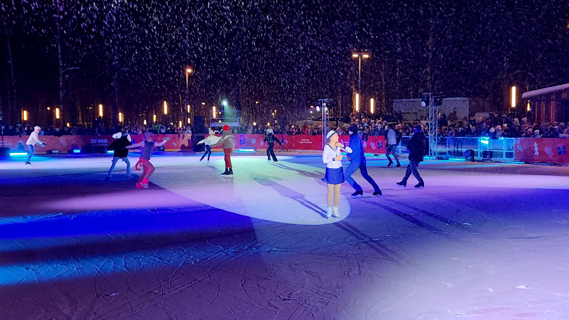 ледовое шоу авербуха, ВЕРТИКАЛКИ, каток в парке, шоу на льду, фигурное катание, Лобня,