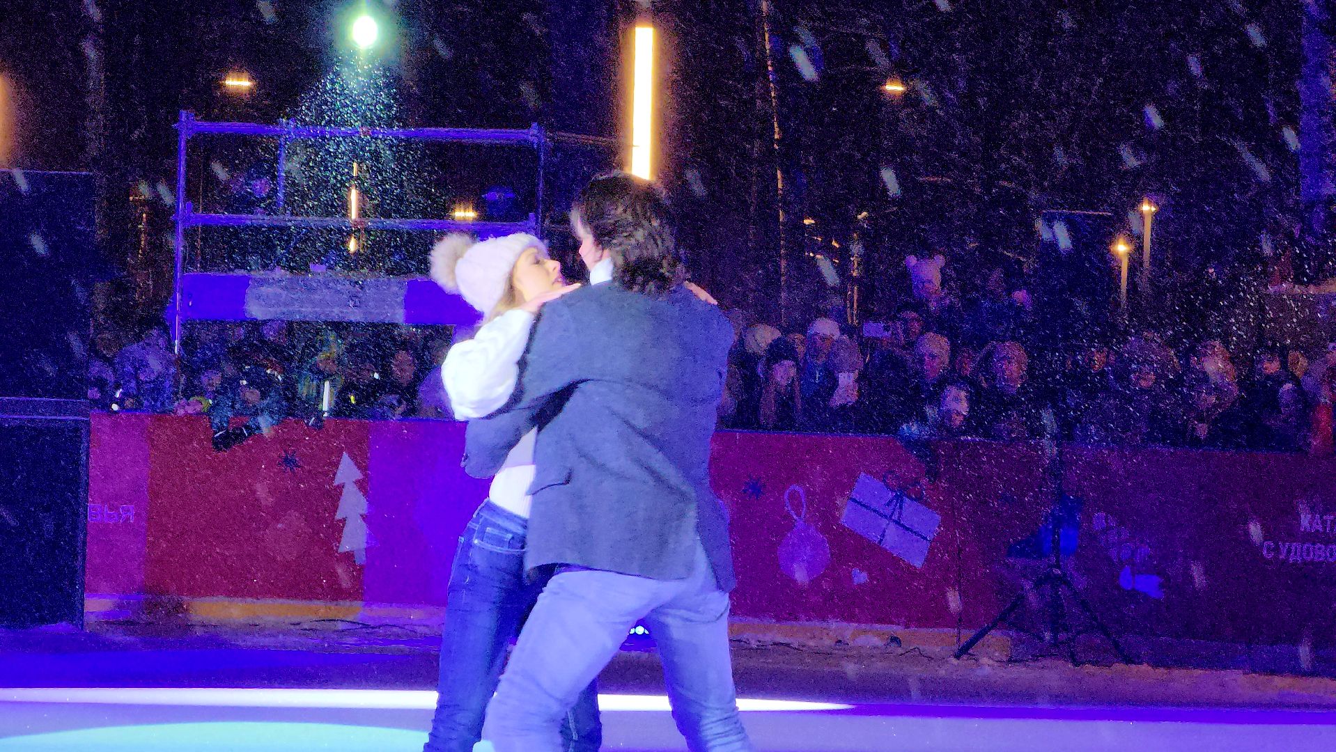 ледовое шоу авербуха, ВЕРТИКАЛКИ, каток в парке, шоу на льду, фигурное катание, Лобня,