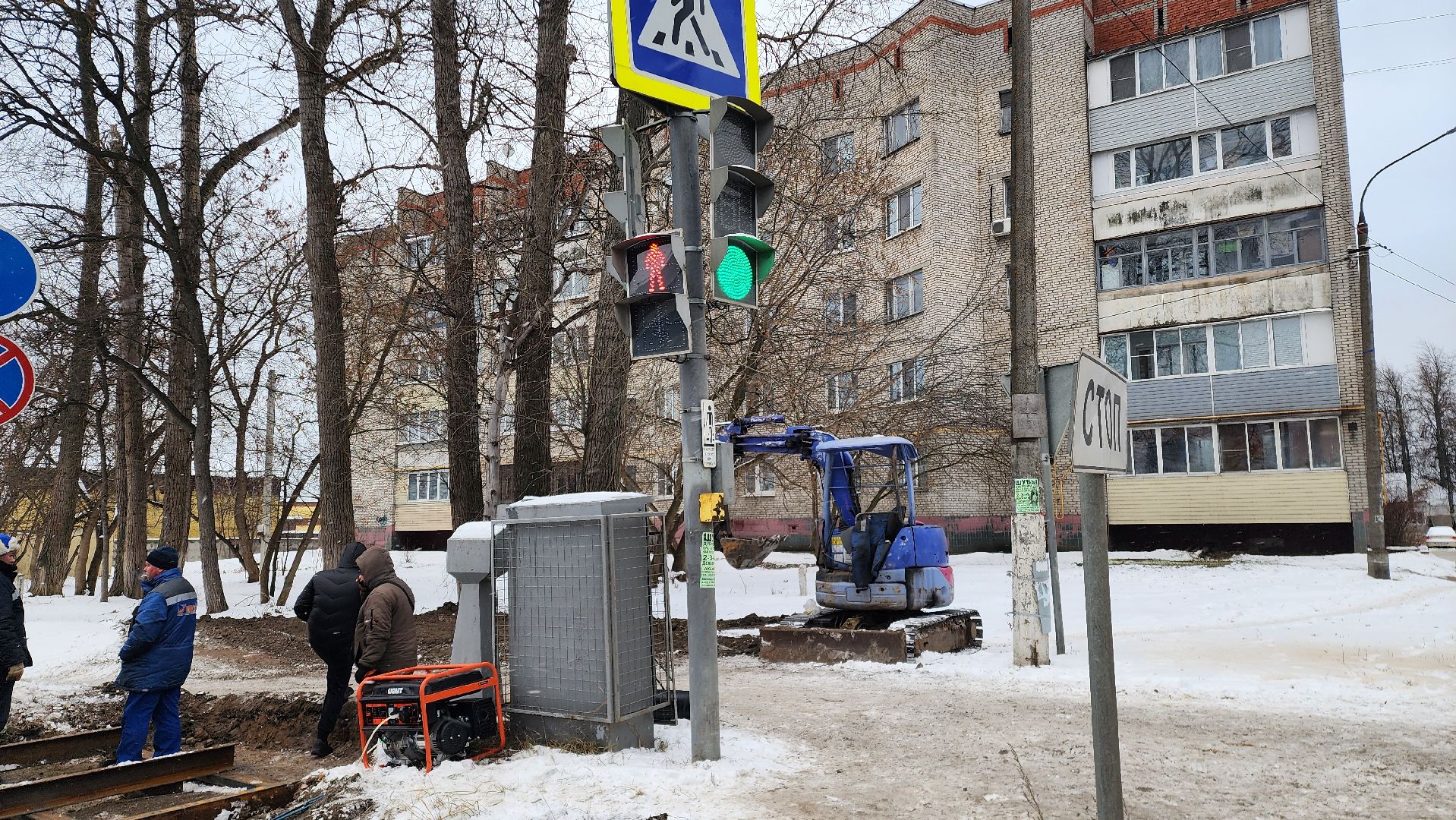 Бронницы, Благоустройство, Обустройство пешеходного перехода, Остановка Сельхозтехника, Улица Советская, Вертикалка, Вертикальное видео,