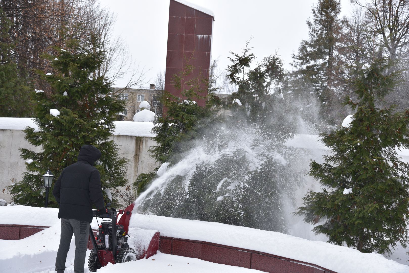 лотошино, сквер победы, добродел, уборка снега, благоустройство, вертикалки,