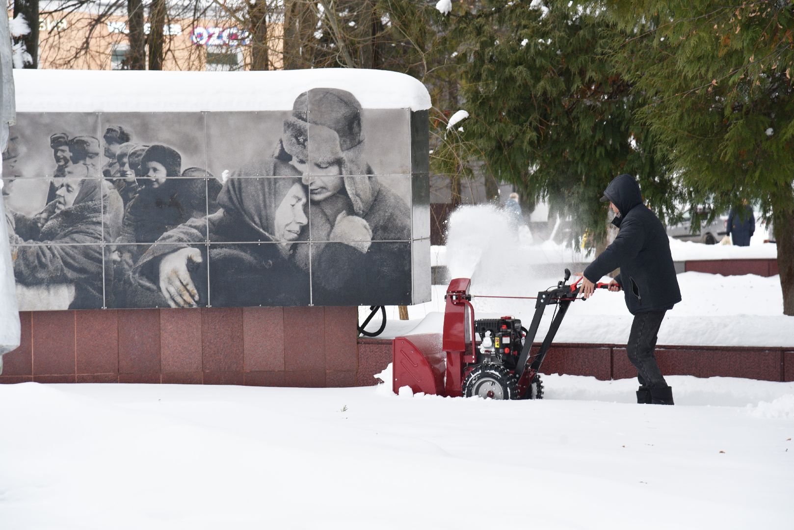 лотошино, сквер победы, добродел, уборка снега, благоустройство, вертикалки,