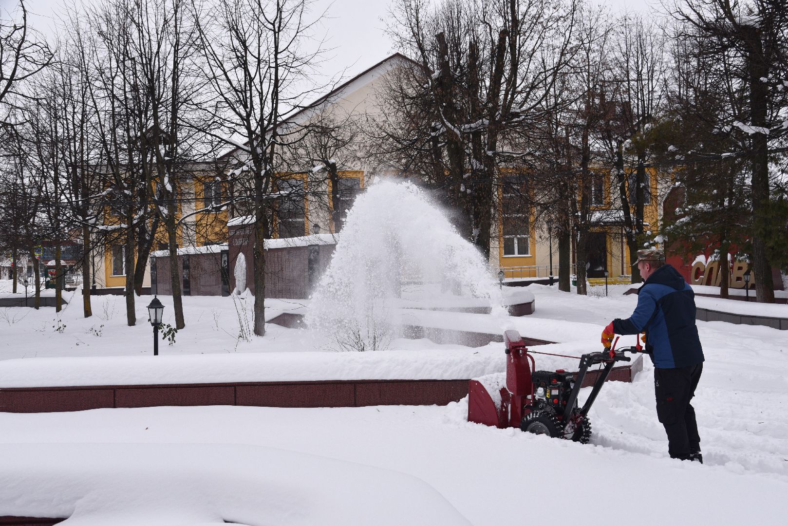 лотошино, сквер победы, добродел, уборка снега, благоустройство, вертикалки,