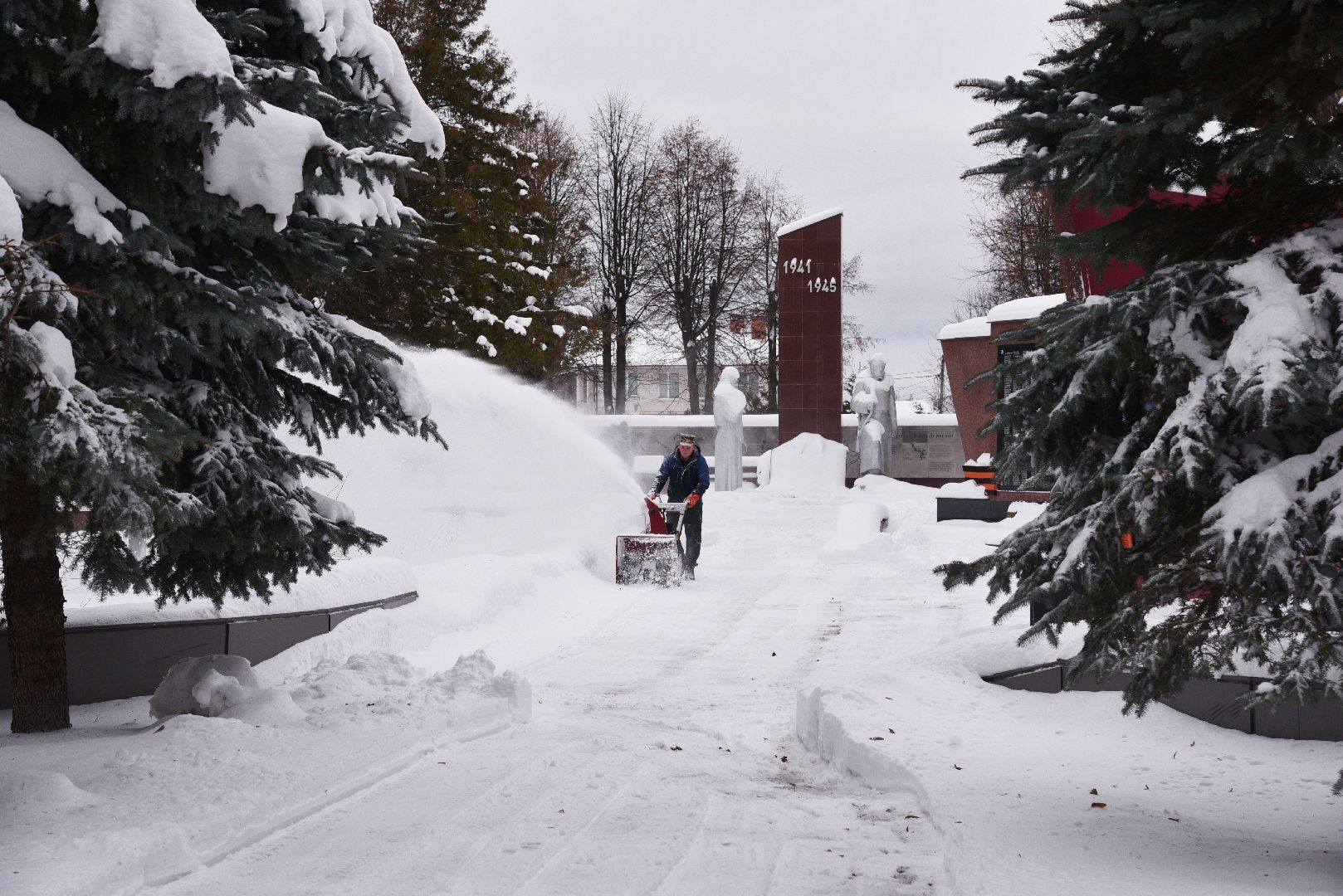 лотошино, сквер победы, добродел, уборка снега, благоустройство, вертикалки,