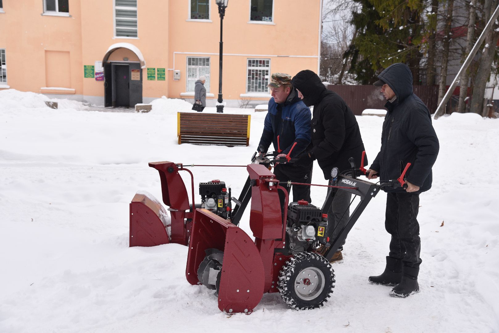 лотошино, сквер победы, добродел, уборка снега, благоустройство, вертикалки,