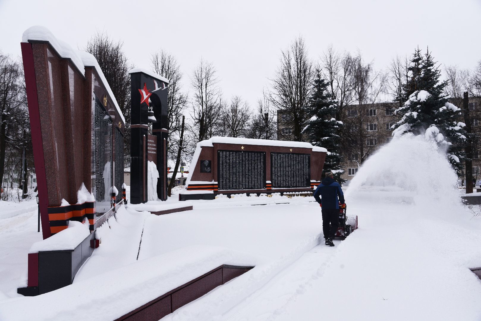 лотошино, сквер победы, добродел, уборка снега, благоустройство, вертикалки,