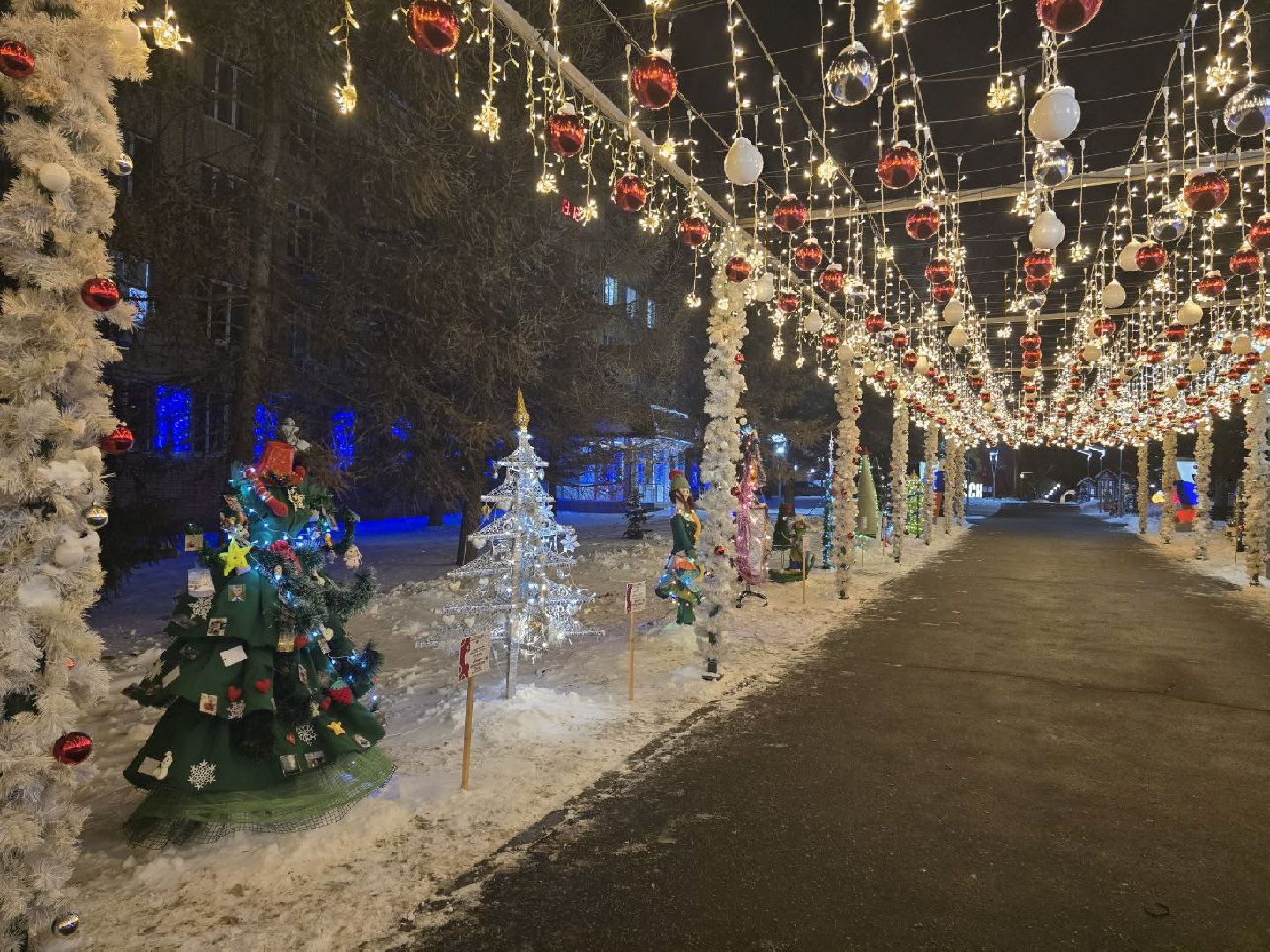 можайск, можайский городской округ, подмосковье, новый год, украшение города, новогодние огни, новогодние елки, праздник, зима, благоустройство, вертикалки,