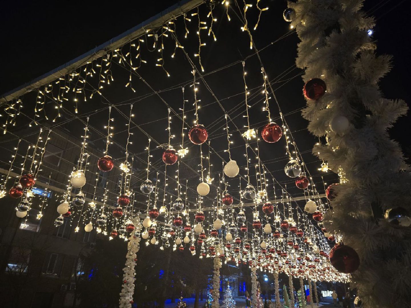 можайск, можайский городской округ, подмосковье, новый год, украшение города, новогодние огни, новогодние елки, праздник, зима, благоустройство, вертикалки,