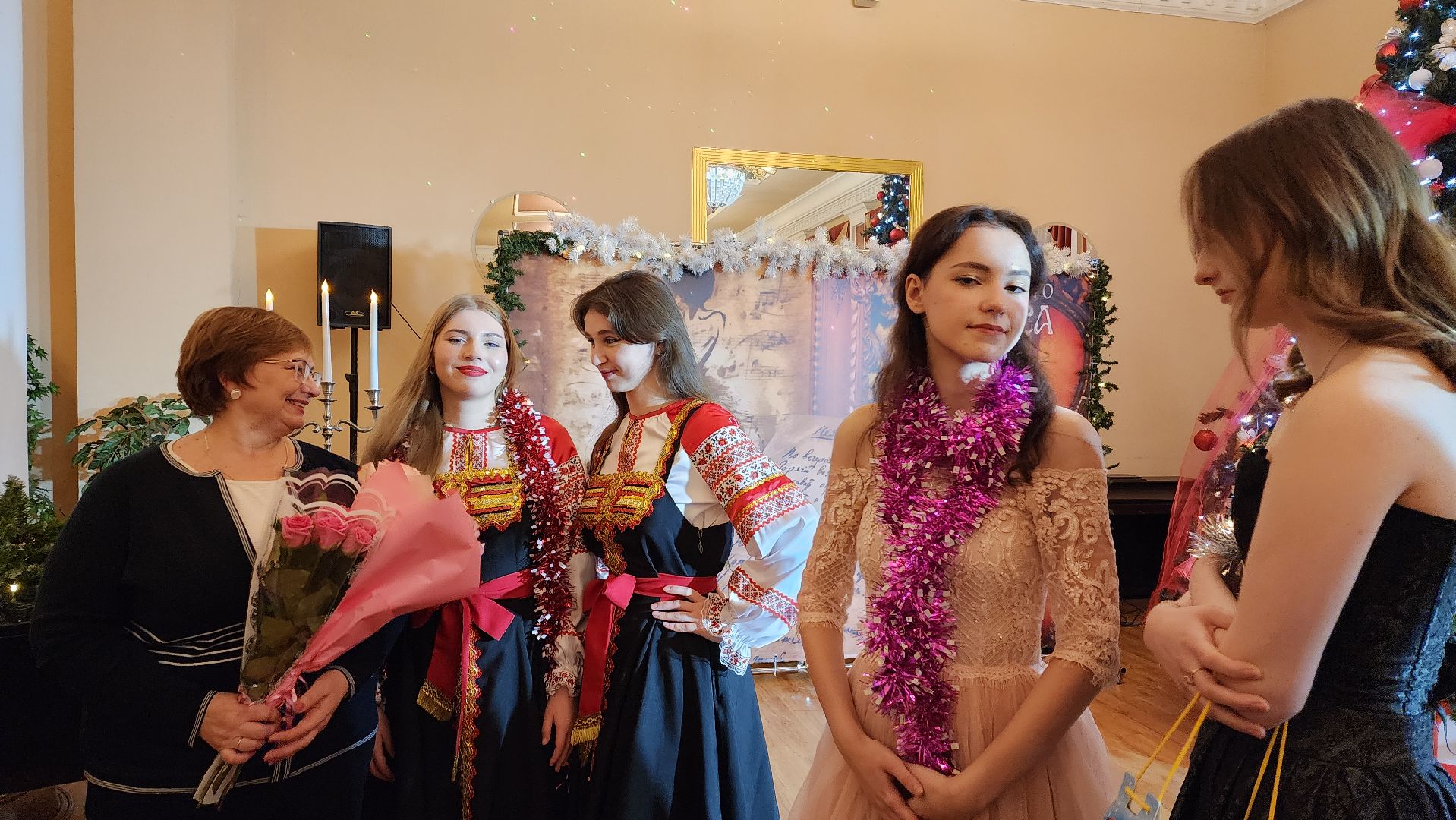 вертикалки, пушкино, музыка, песни, песни под гитару, артисты, студенты колледжа, новогодний концерт,