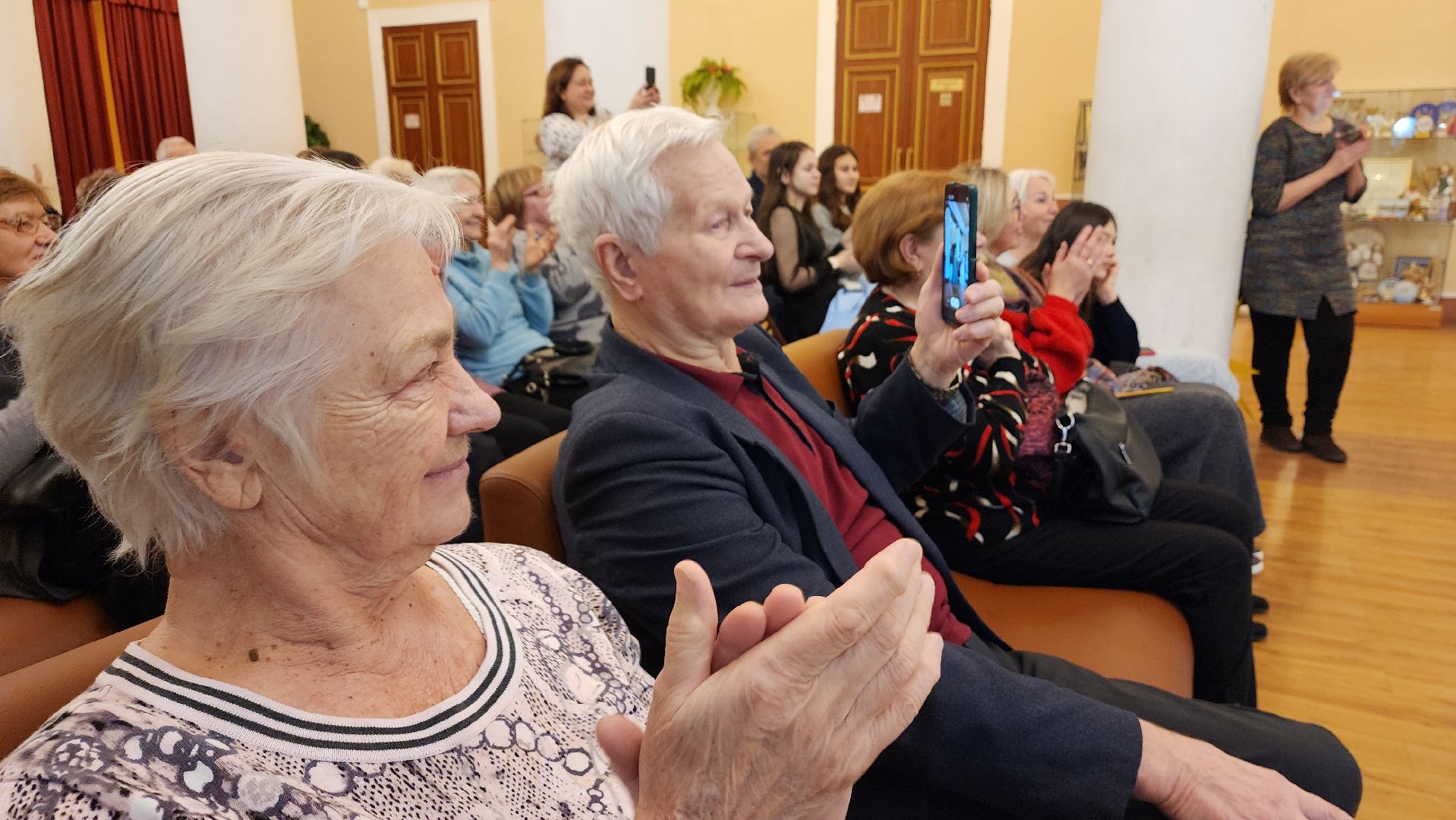 вертикалки, пушкино, музыка, песни, песни под гитару, артисты, студенты колледжа, новогодний концерт,