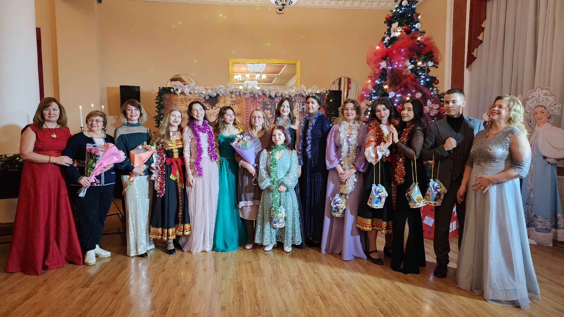 вертикалки, пушкино, музыка, песни, песни под гитару, артисты, студенты колледжа, новогодний концерт,