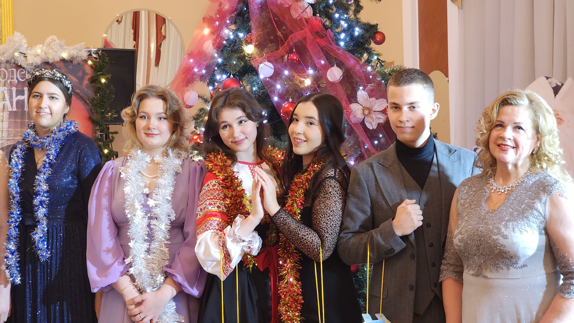 вертикалки, пушкино, музыка, песни, песни под гитару, артисты, студенты колледжа, новогодний концерт,