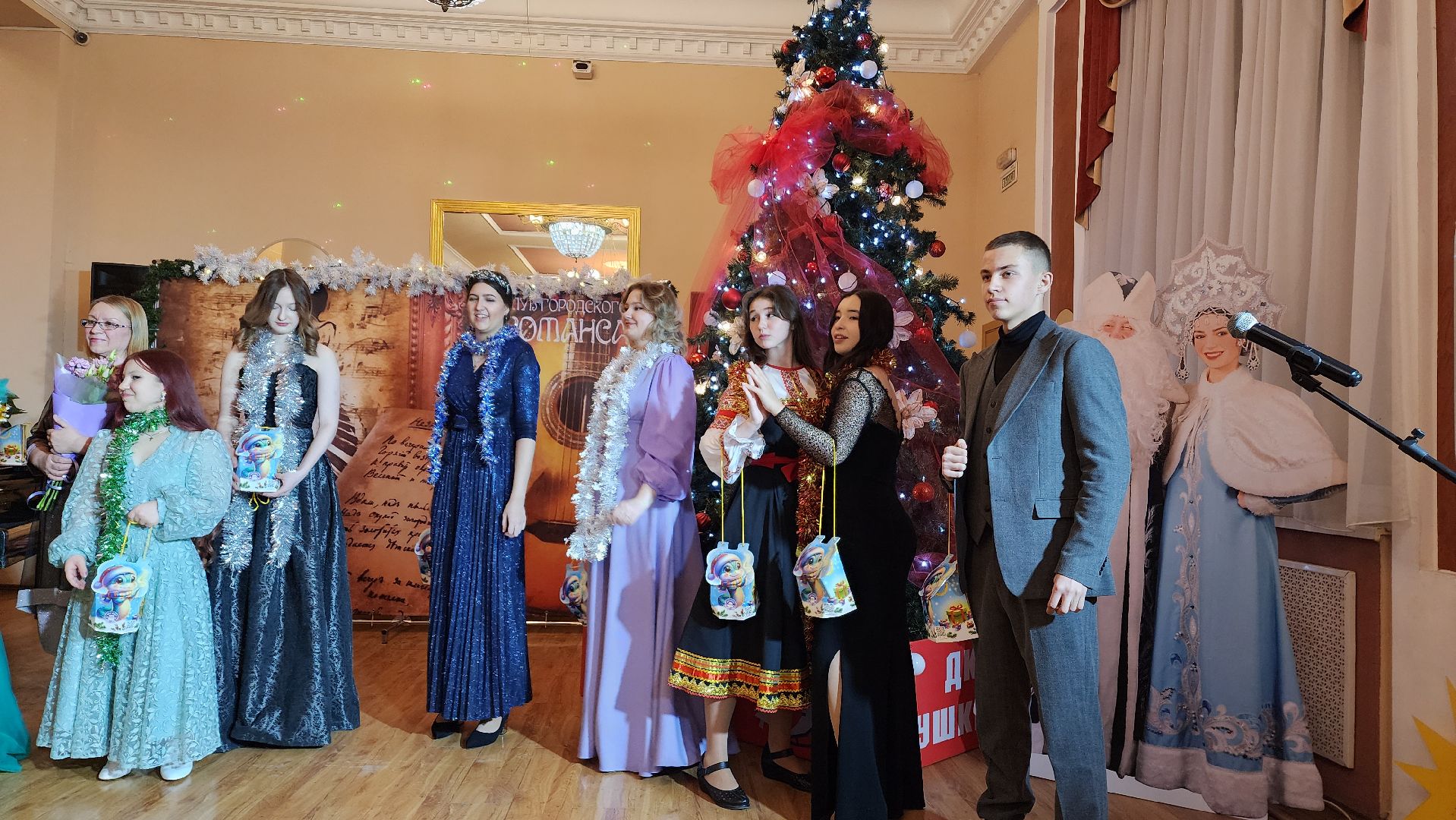 вертикалки, пушкино, музыка, песни, песни под гитару, артисты, студенты колледжа, новогодний концерт,