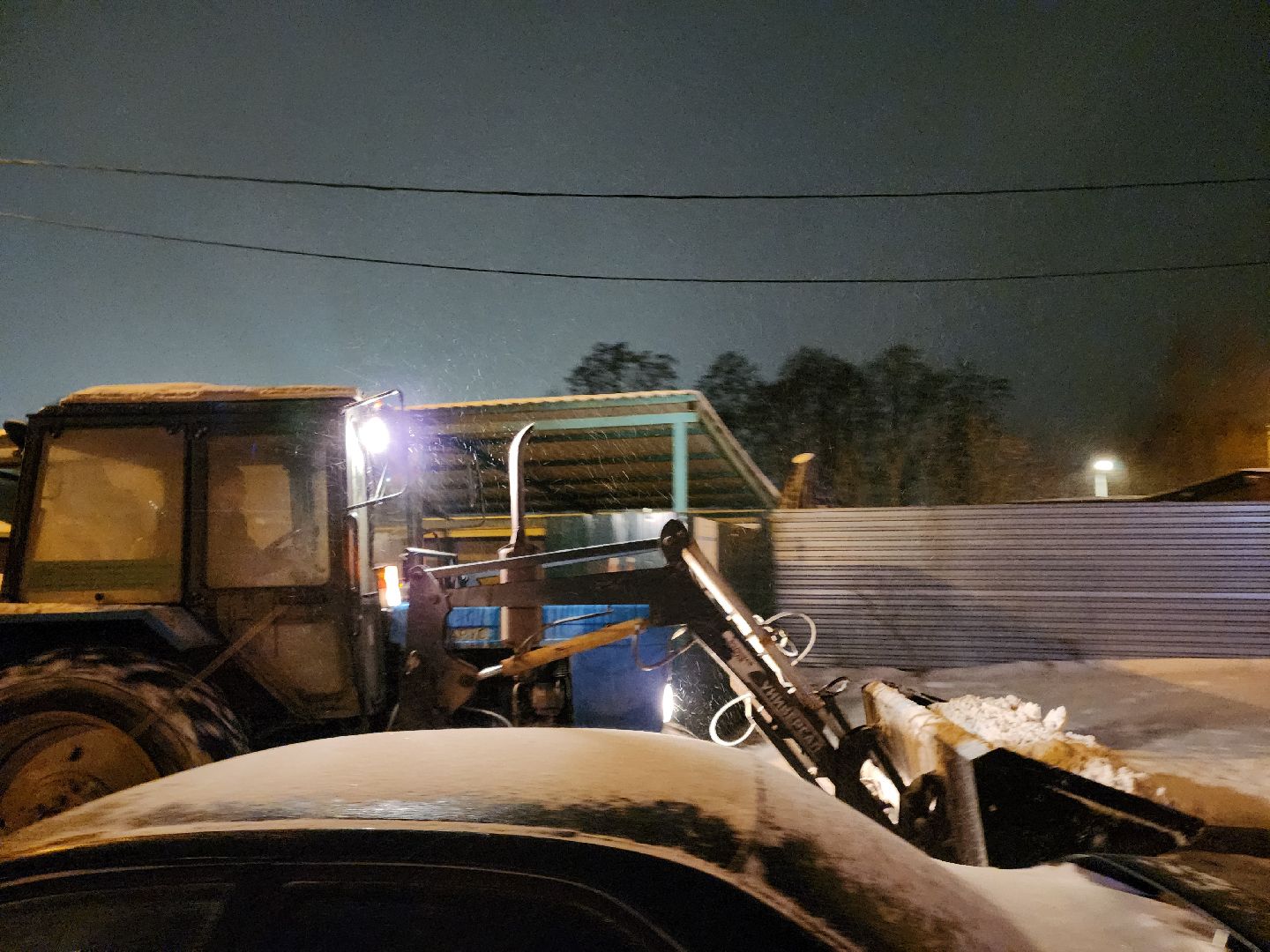 снег, снегопад, уборка, уборка снега, уборка снега трактором, тракторы, вертикалки,