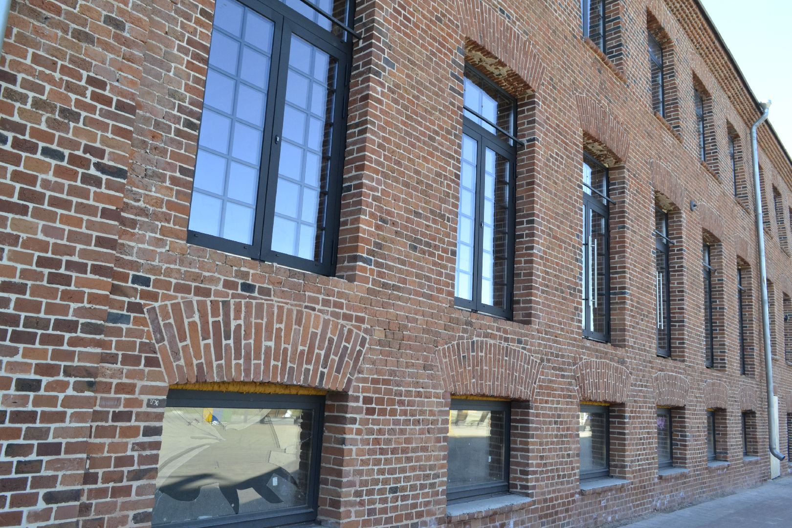 Балашиха, Подмосковье, культура, кино, телесериалы, Фабрика 1830, привидения, сериалы, «Художник», «Золотая кровь», «Мир! Дружба! Жвачка!», «Чужая жизнь», «Любовная магия»