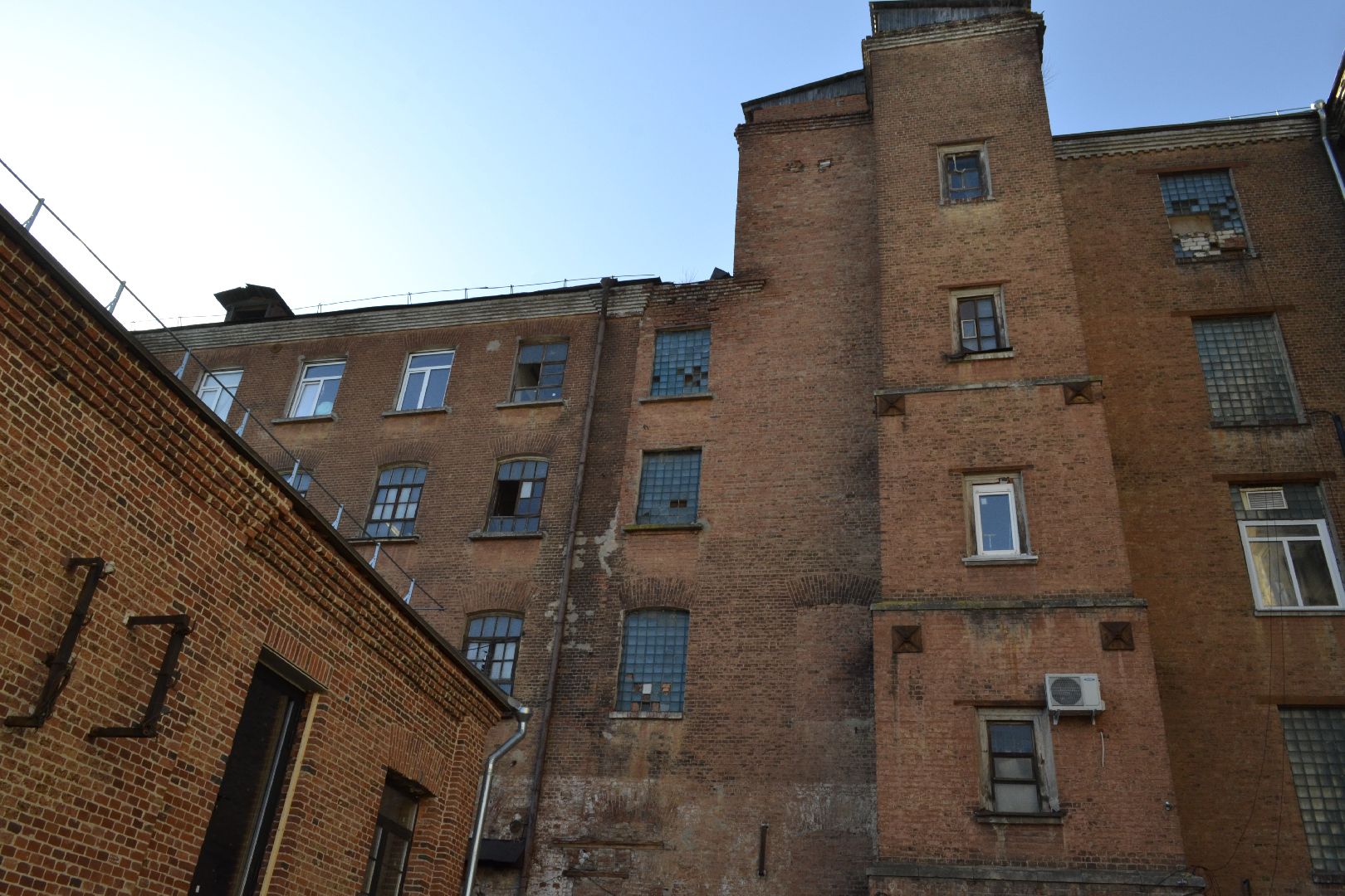 Балашиха, Подмосковье, культура, кино, телесериалы, Фабрика 1830, привидения, сериалы, «Художник», «Золотая кровь», «Мир! Дружба! Жвачка!», «Чужая жизнь», «Любовная магия»