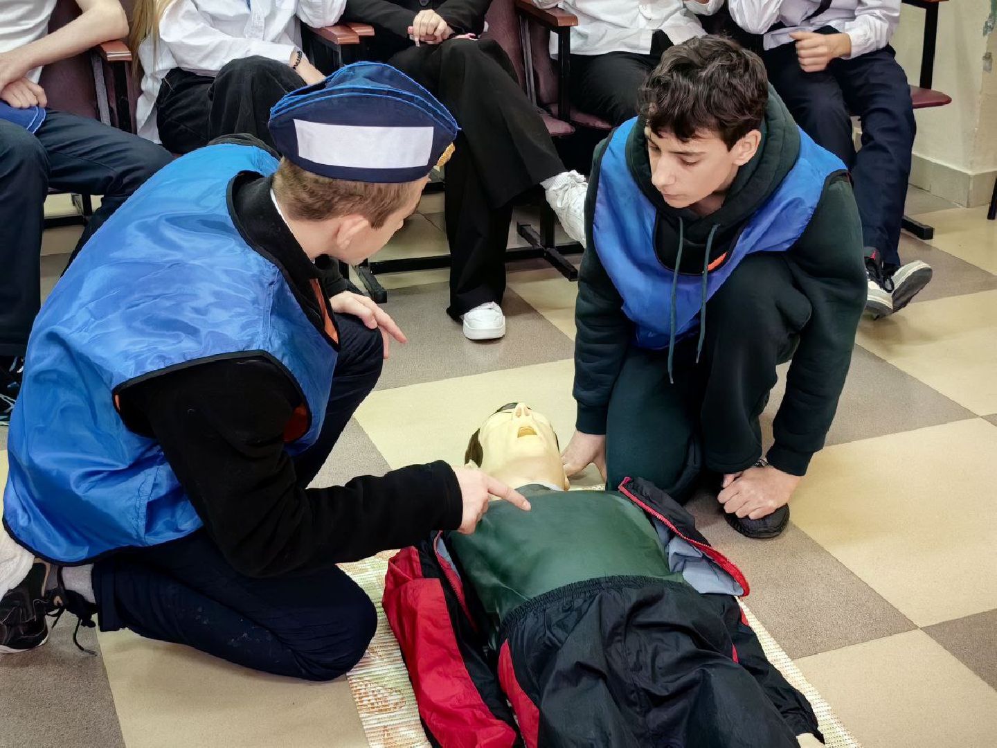 школа, Юные инспекторы движения, Регулировщик, Дорожная головоломка, первая помощь, красный крест, вертикалки