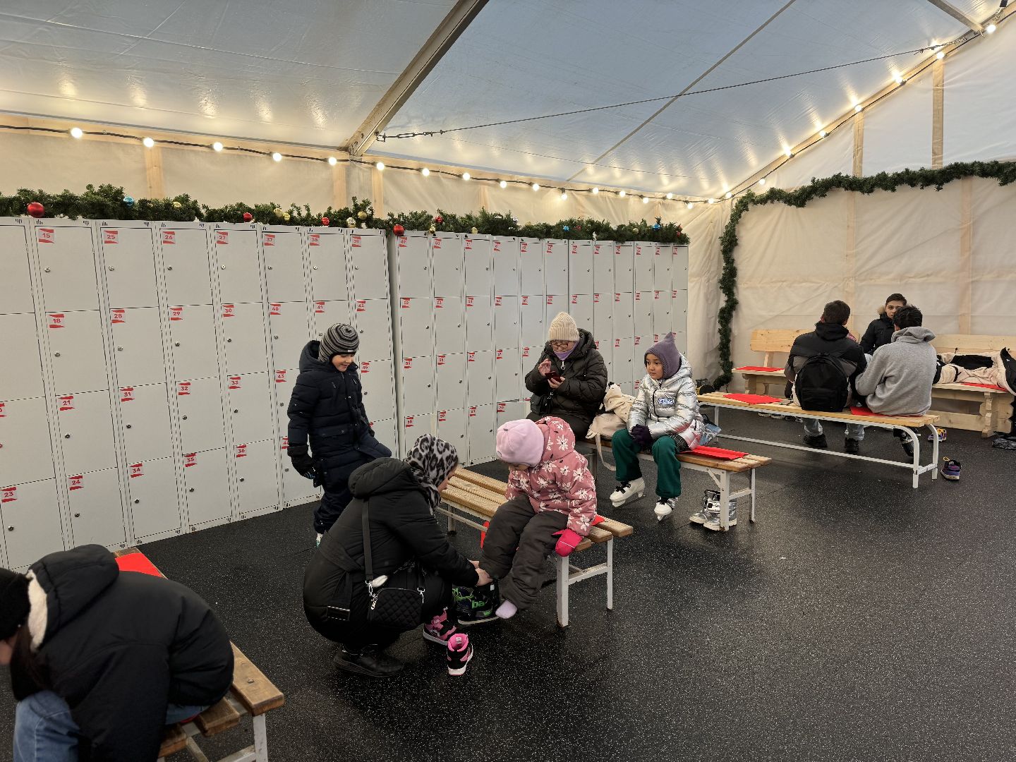 каток с искусственным льдом, каток в поселке мисайлово, Гала-шоу Ильи Авербуха, Фигурное катание,