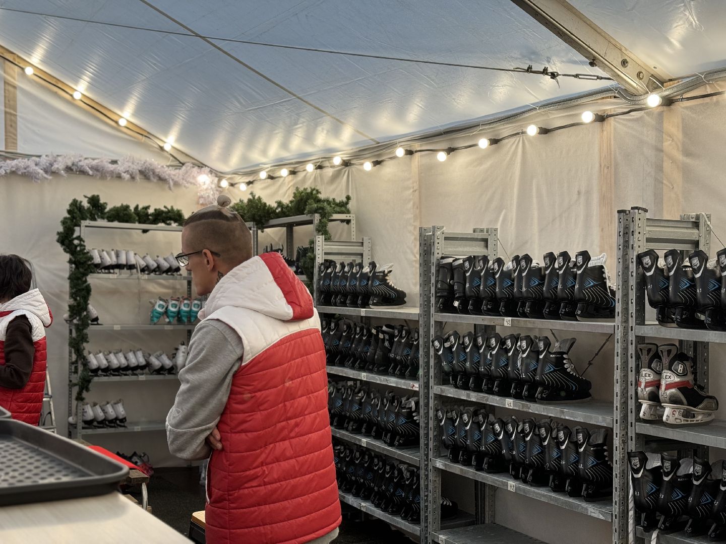 каток с искусственным льдом, каток в поселке мисайлово, Гала-шоу Ильи Авербуха, Фигурное катание,